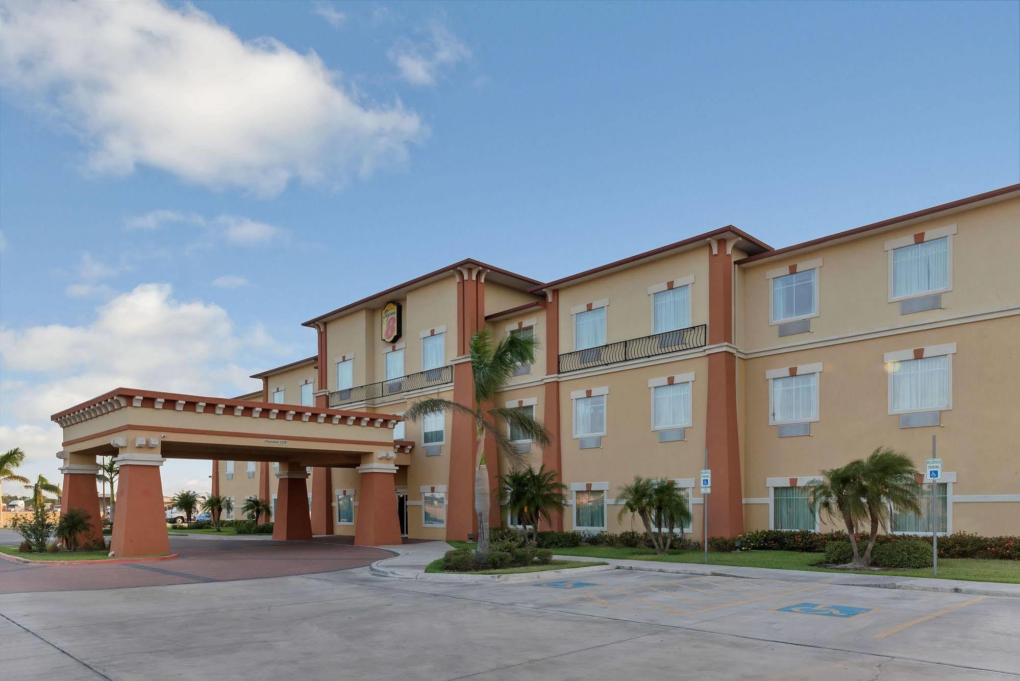 Super 8 By Wyndham Hidalgo At La Plaza Mall & Mcallen Airport Exterior photo
